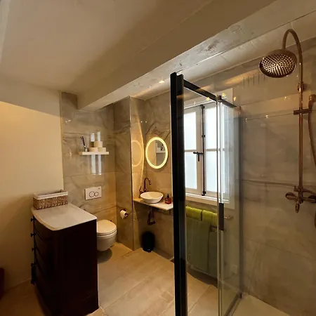 Mistral 1580 * Birgu