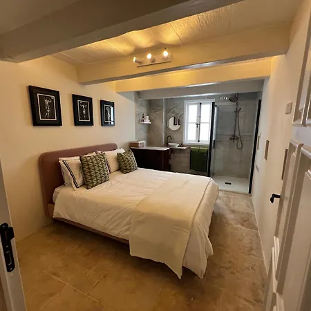 Mistral 1580 * Birgu